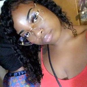 Meet your Posher, Akirah